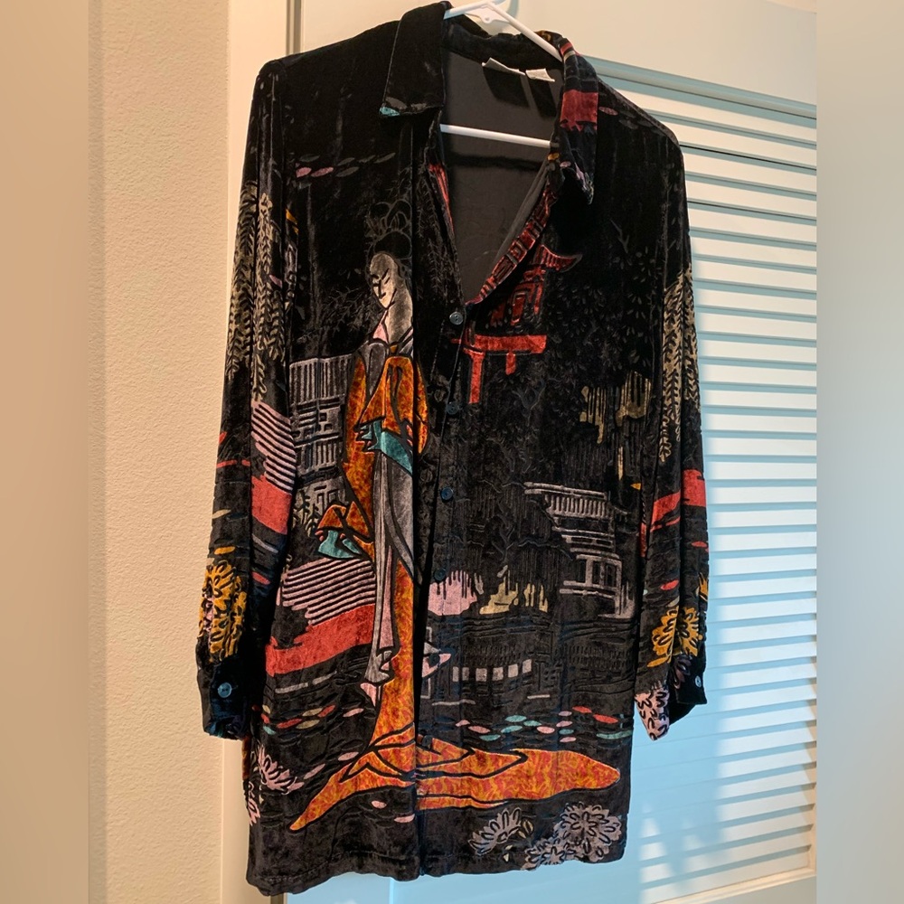 Chico’s Geisha Design Black Velvet Burnout Button Down Top. 🌴